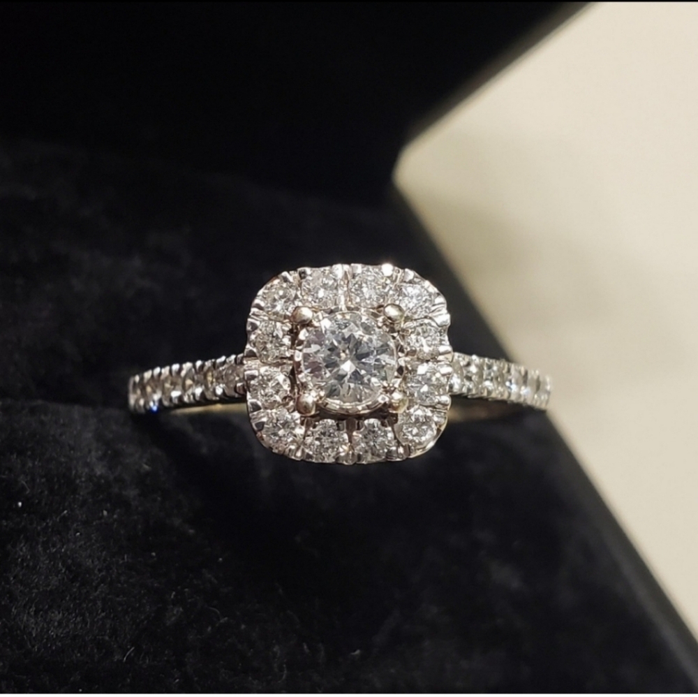 10k Gold Solitaire diamond wedding ring